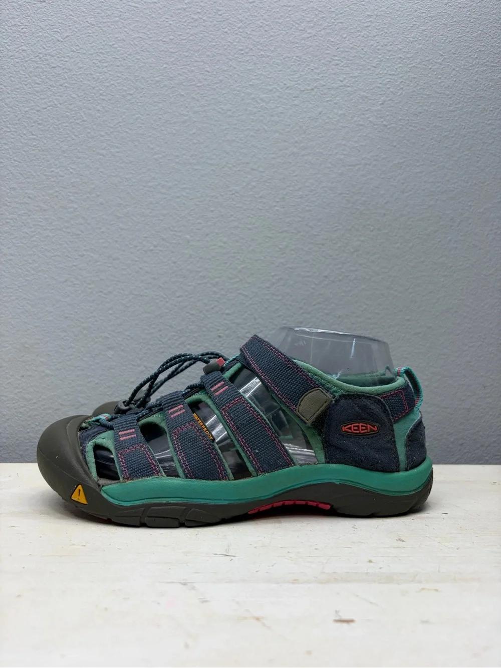 Keen Blue/Green Newport H2 Fisherman Sandals Size 5 Girls